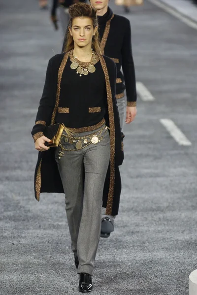 Look 64